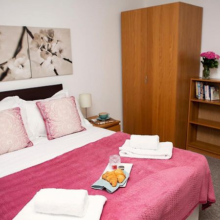 Apt 2, Trafalgar Square 2Nd Floor By Indigo Flats Londra Esterno foto