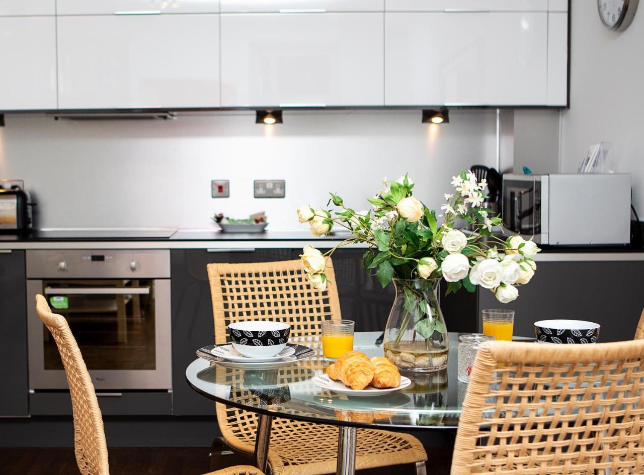 Apt 2, Trafalgar Square 2Nd Floor By Indigo Flats Londra Esterno foto