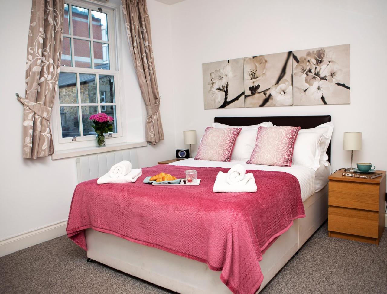 Apt 2, Trafalgar Square 2Nd Floor By Indigo Flats Londra Esterno foto