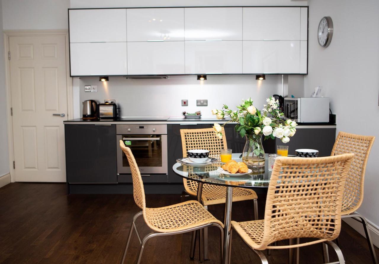 Apt 2, Trafalgar Square 2Nd Floor By Indigo Flats Londra Esterno foto