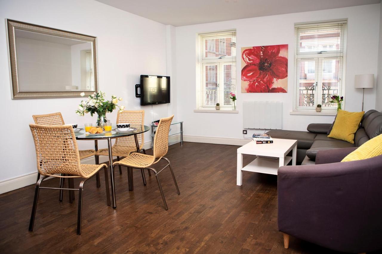 Apt 2, Trafalgar Square 2Nd Floor By Indigo Flats Londra Esterno foto